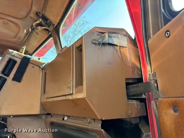 image for item DV4036 1987 Freightliner dump truck