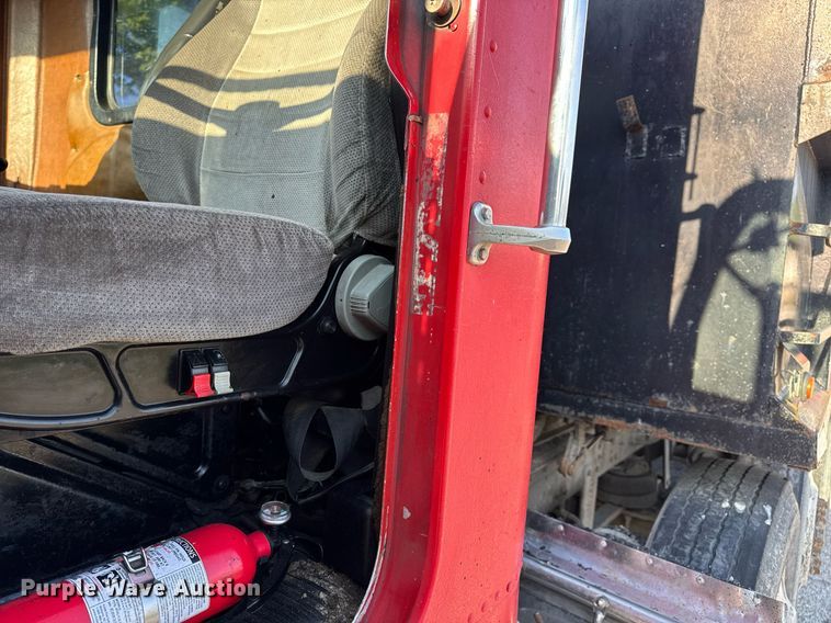 image for item DV4036 1987 Freightliner dump truck