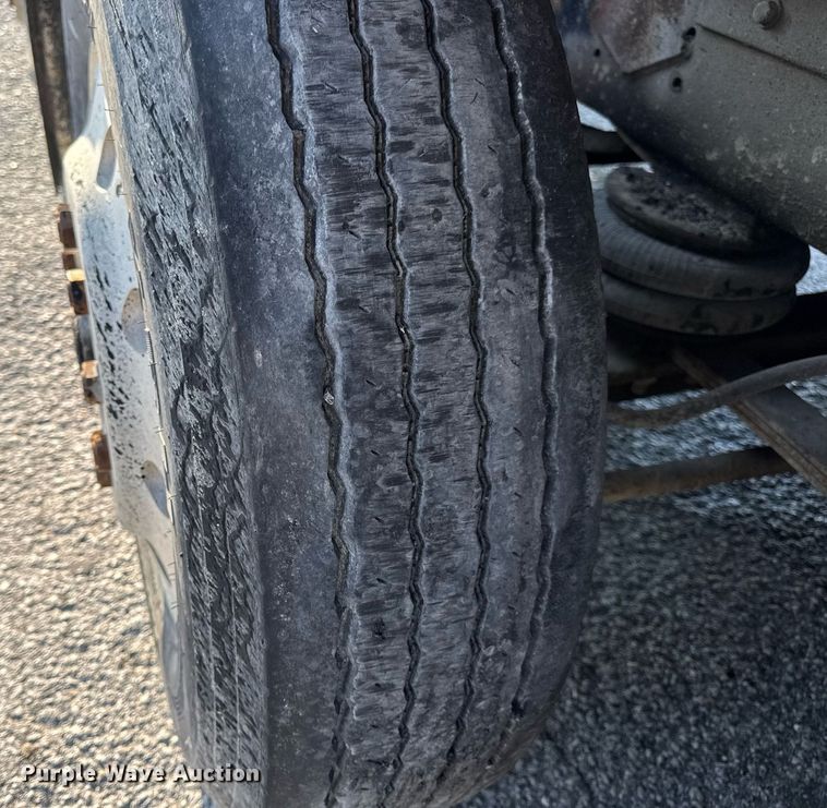 image for item DV4036 1987 Freightliner dump truck