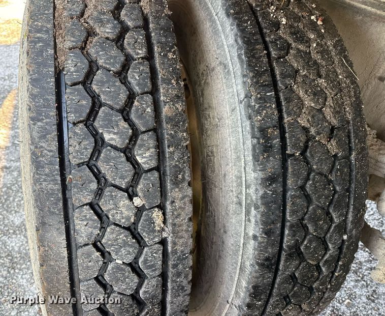 image for item DV4036 1987 Freightliner dump truck