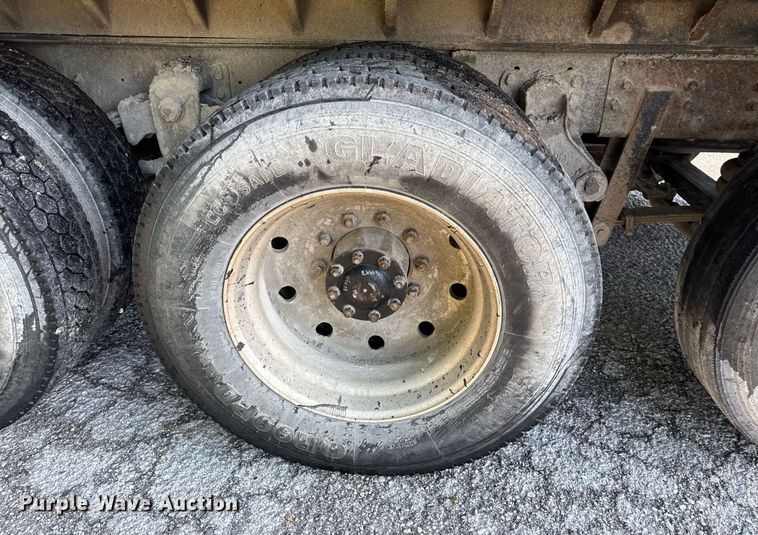 image for item DV4036 1987 Freightliner dump truck