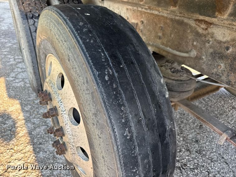 image for item DV4036 1987 Freightliner dump truck