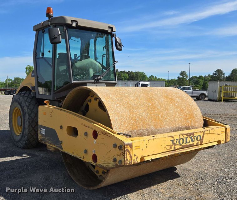 image for item DW7004 2015 Volvo SD160 single drum vibratory roller