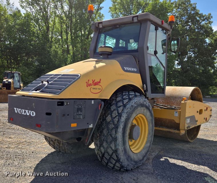 image for item DW7004 2015 Volvo SD160 single drum vibratory roller