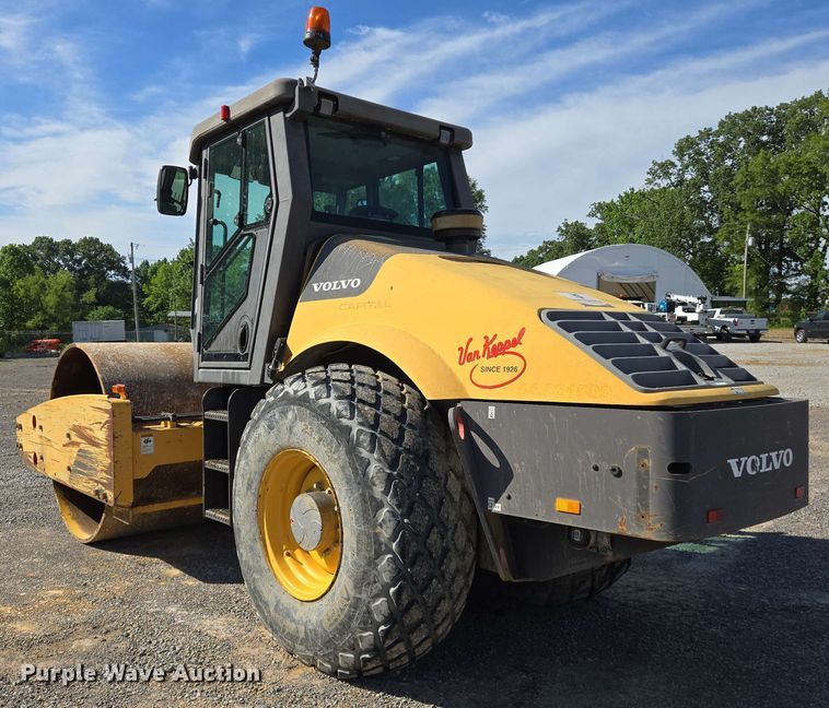 image for item DW7004 2015 Volvo SD160 single drum vibratory roller