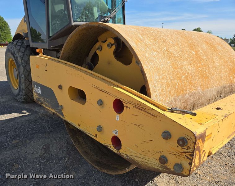 image for item DW7004 2015 Volvo SD160 single drum vibratory roller