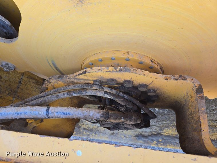 image for item DW7004 2015 Volvo SD160 single drum vibratory roller