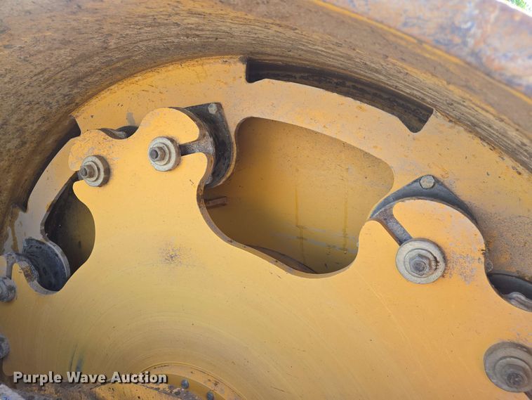 image for item DW7004 2015 Volvo SD160 single drum vibratory roller