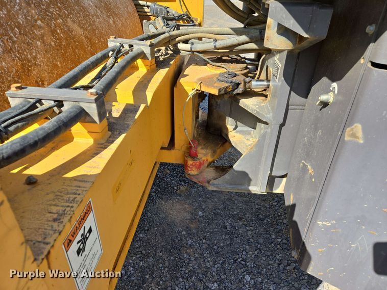 image for item DW7004 2015 Volvo SD160 single drum vibratory roller