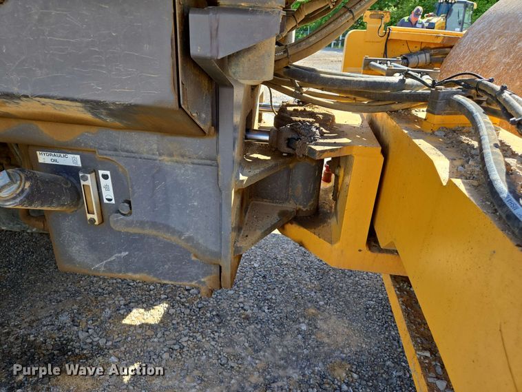 image for item DW7004 2015 Volvo SD160 single drum vibratory roller