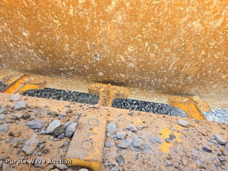 image for item DW7004 2015 Volvo SD160 single drum vibratory roller