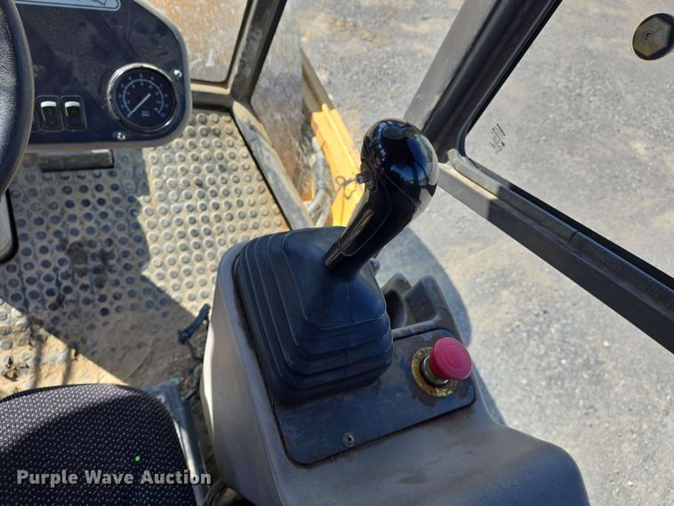 image for item DW7004 2015 Volvo SD160 single drum vibratory roller