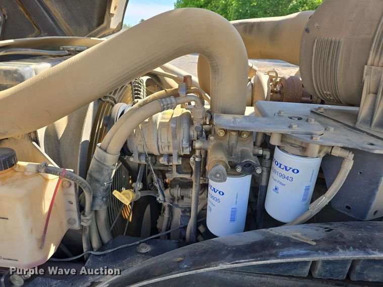 image for item DW7004 2015 Volvo SD160 single drum vibratory roller