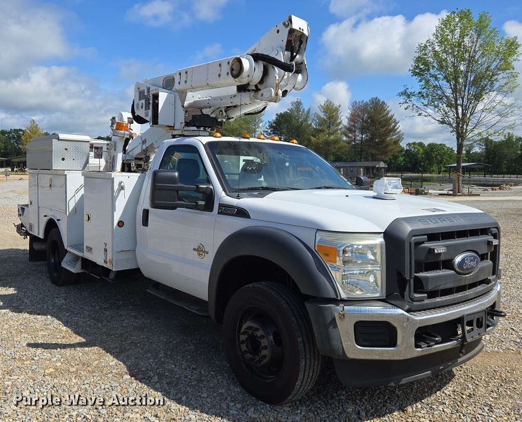 image for item DW7007 2014 Ford F550 XL Super Duty bucket truck