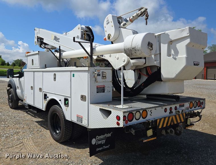 image for item DW7007 2014 Ford F550 XL Super Duty bucket truck