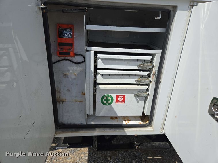 image for item DW7007 2014 Ford F550 XL Super Duty bucket truck