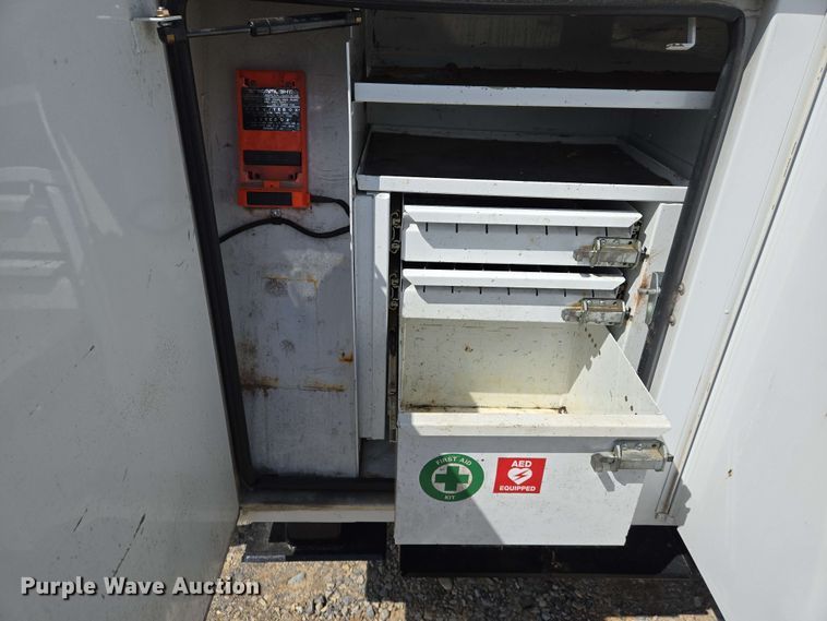 image for item DW7007 2014 Ford F550 XL Super Duty bucket truck