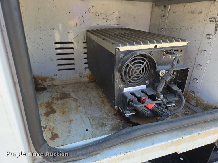 image for item DW7007 2014 Ford F550 XL Super Duty bucket truck