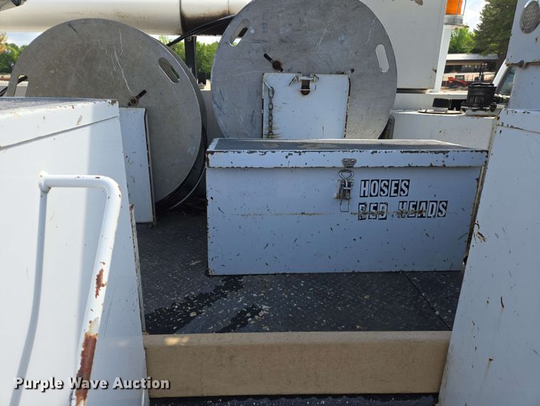 image for item DW7007 2014 Ford F550 XL Super Duty bucket truck