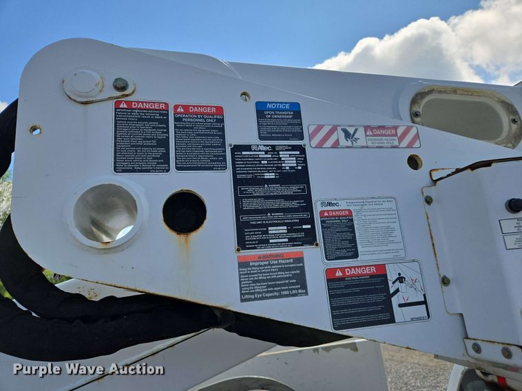 image for item DW7007 2014 Ford F550 XL Super Duty bucket truck