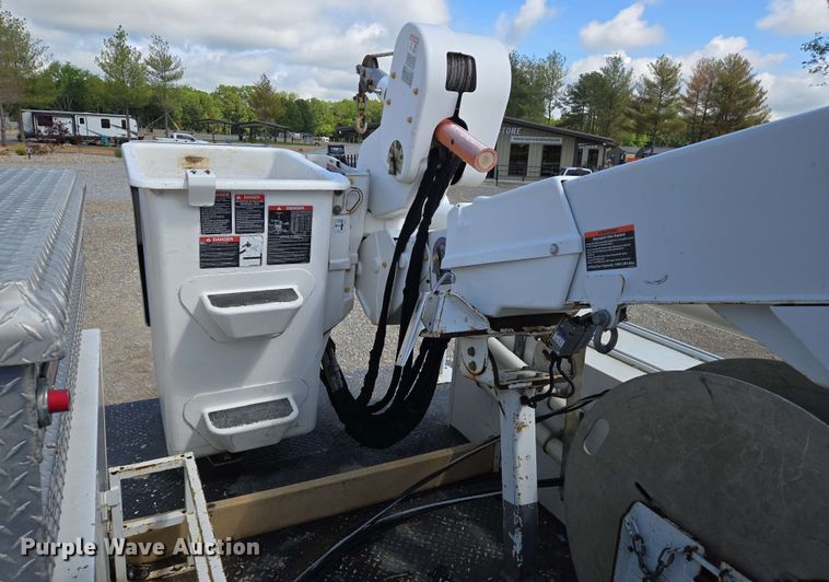 image for item DW7007 2014 Ford F550 XL Super Duty bucket truck