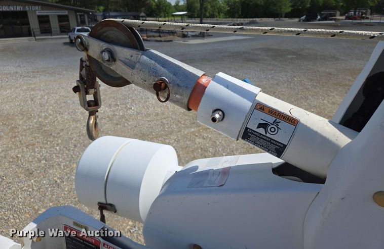 image for item DW7007 2014 Ford F550 XL Super Duty bucket truck