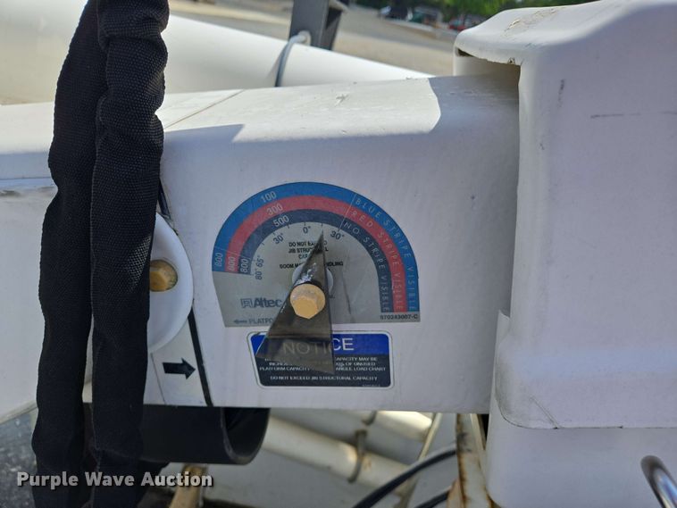 image for item DW7007 2014 Ford F550 XL Super Duty bucket truck