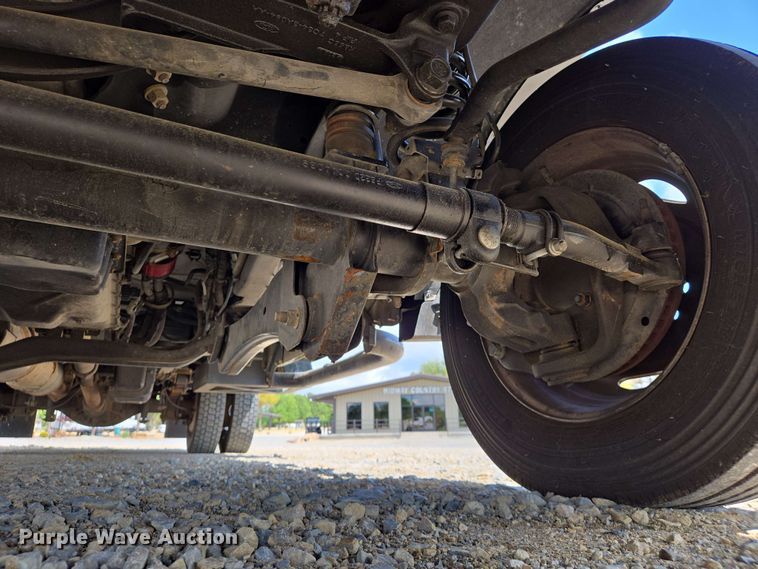 image for item DW7007 2014 Ford F550 XL Super Duty bucket truck