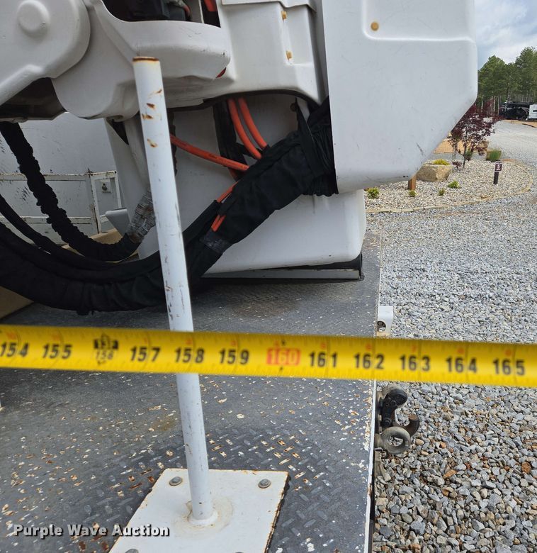 image for item DW7007 2014 Ford F550 XL Super Duty bucket truck