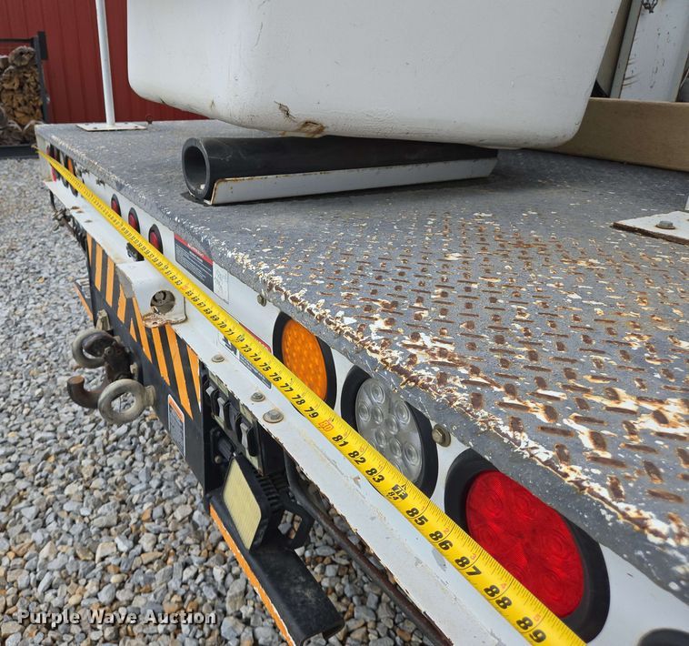 image for item DW7007 2014 Ford F550 XL Super Duty bucket truck