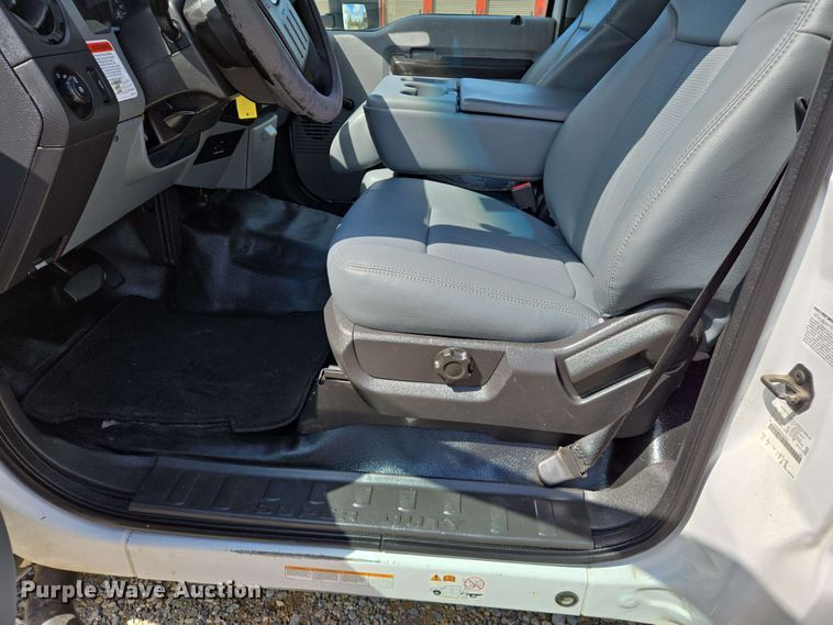 image for item DW7007 2014 Ford F550 XL Super Duty bucket truck