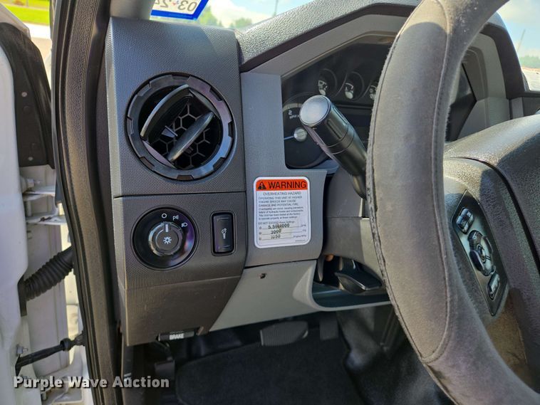 image for item DW7007 2014 Ford F550 XL Super Duty bucket truck