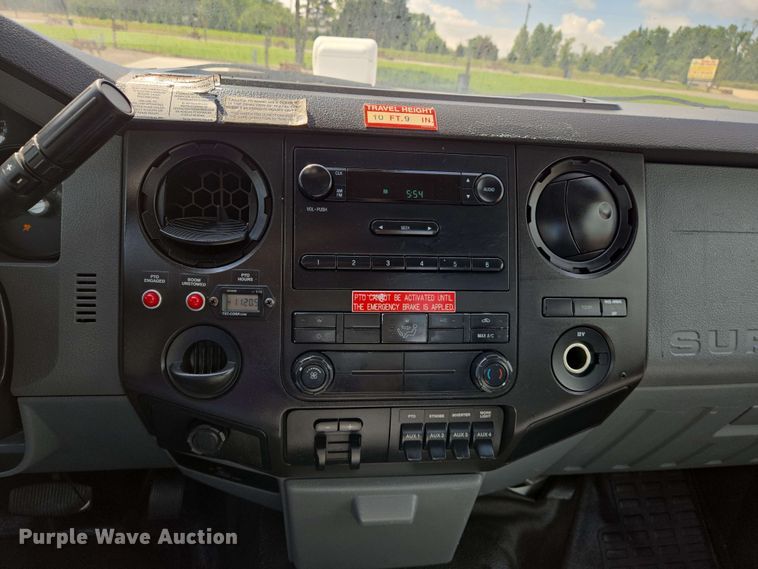 image for item DW7007 2014 Ford F550 XL Super Duty bucket truck