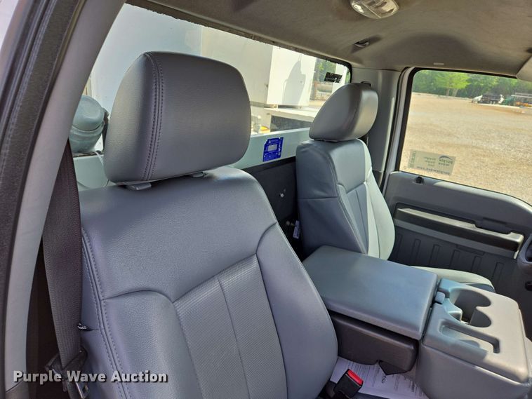 image for item DW7007 2014 Ford F550 XL Super Duty bucket truck