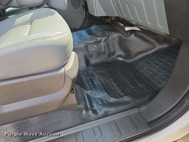 image for item DW7007 2014 Ford F550 XL Super Duty bucket truck