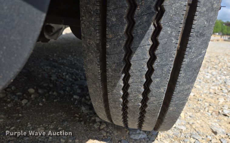 image for item DW7007 2014 Ford F550 XL Super Duty bucket truck