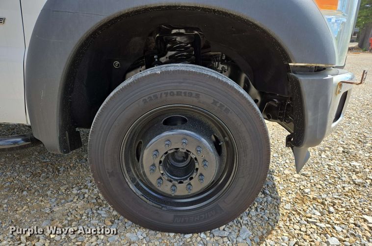 image for item DW7007 2014 Ford F550 XL Super Duty bucket truck