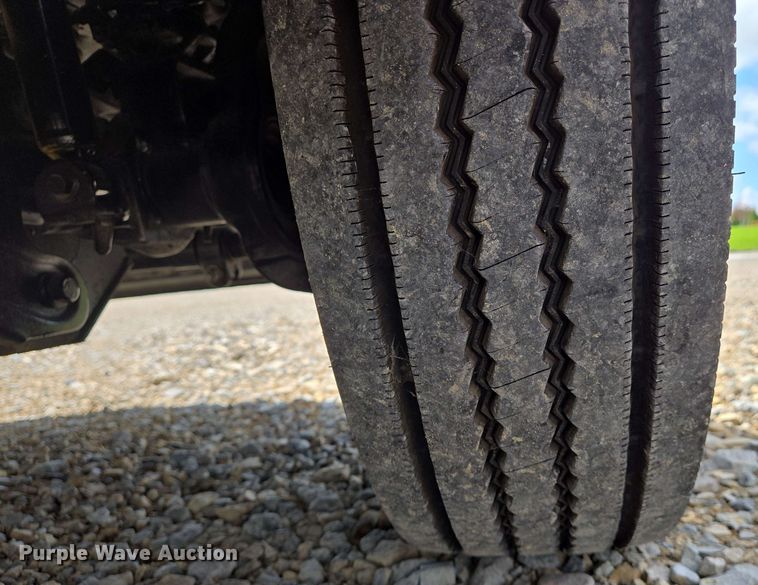 image for item DW7007 2014 Ford F550 XL Super Duty bucket truck