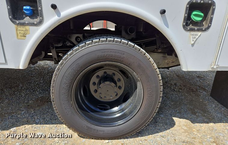 image for item DW7007 2014 Ford F550 XL Super Duty bucket truck