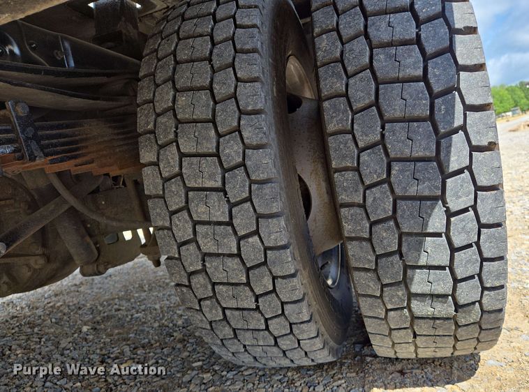 image for item DW7007 2014 Ford F550 XL Super Duty bucket truck