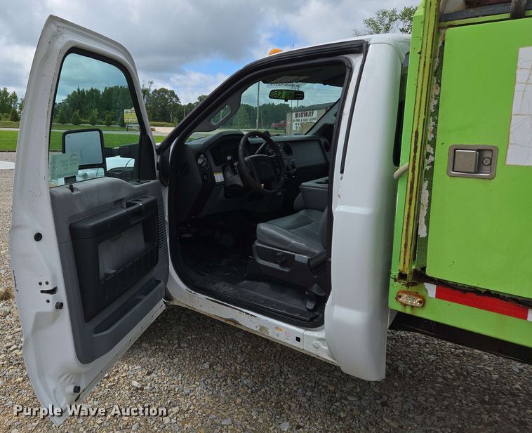 image for item DW7008 2015 Ford F550 XL Super Duty hydro jetter truck