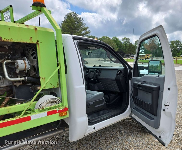 image for item DW7008 2015 Ford F550 XL Super Duty hydro jetter truck