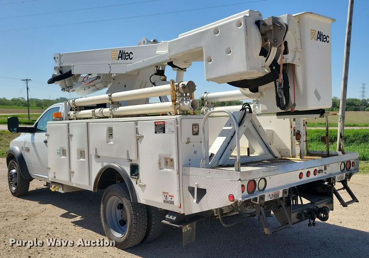image for item DX6962 2012 Dodge 5500 bucket truck