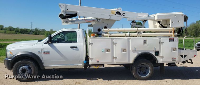 image for item DX6962 2012 Dodge 5500 bucket truck
