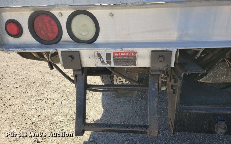 image for item DX6962 2012 Dodge 5500 bucket truck