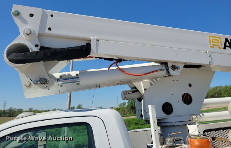 image for item DX6962 2012 Dodge 5500 bucket truck