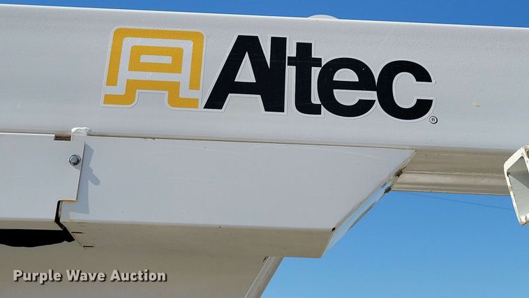 image for item DX6962 2012 Dodge 5500 bucket truck