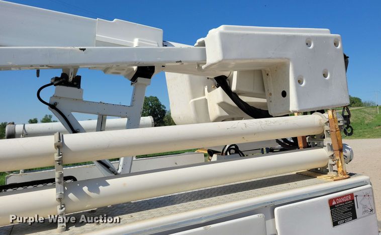 image for item DX6962 2012 Dodge 5500 bucket truck