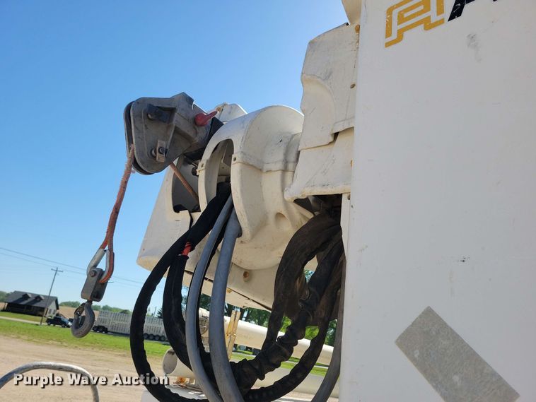 image for item DX6962 2012 Dodge 5500 bucket truck