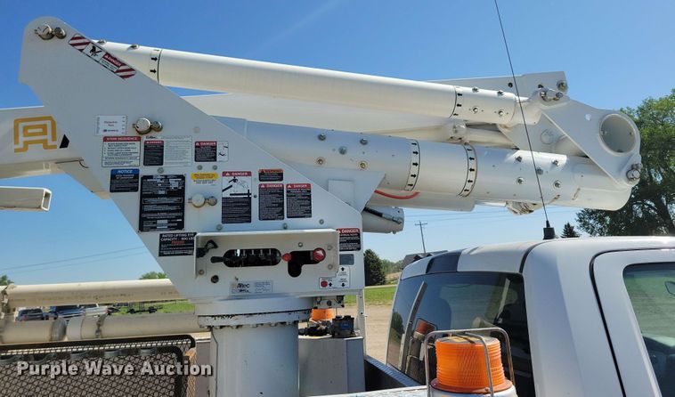 image for item DX6962 2012 Dodge 5500 bucket truck